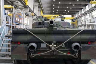 Viola Amherd veut une enquête sur l'achat de chars Leopard 1 en 2016 par Ruag. A l'image, un Leopard 2 de Ruag (archives).